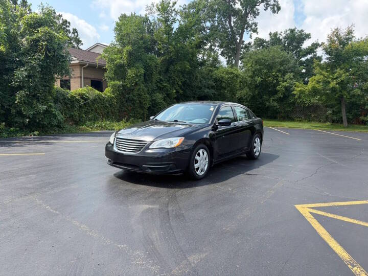2011 Chrysler 200 LX - Photo 6