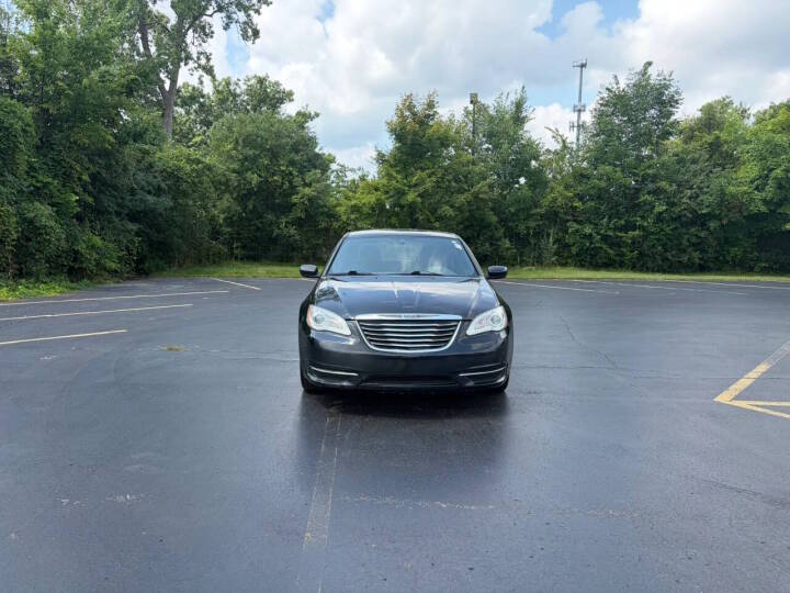 2011 Chrysler 200 LX - Photo 7