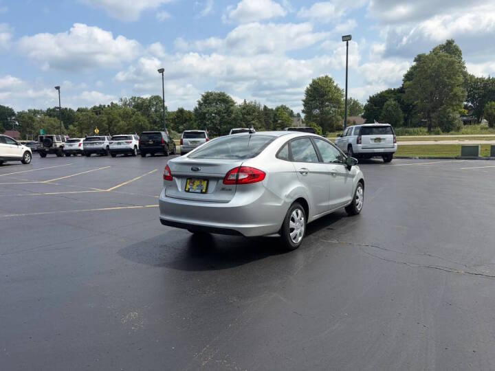 2013 Ford Fiesta SE - Photo 9