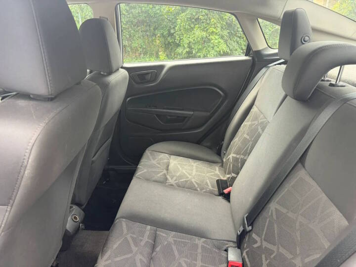 2013 Ford Fiesta SE - Photo 8