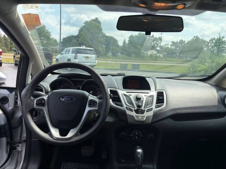 2013 Ford Fiesta SE - Photo 7
