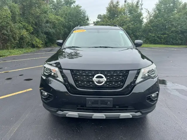 2020 Nissan Pathfinder SV