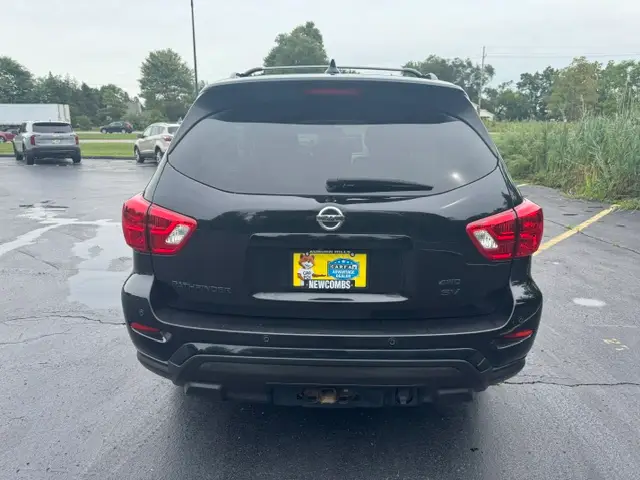 2020 Nissan Pathfinder SV