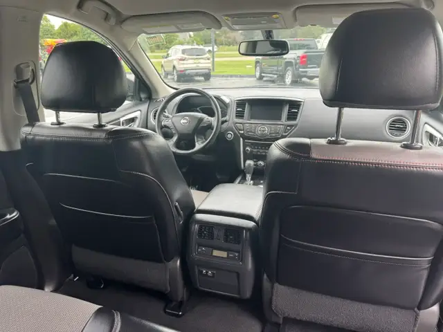 2020 Nissan Pathfinder SV