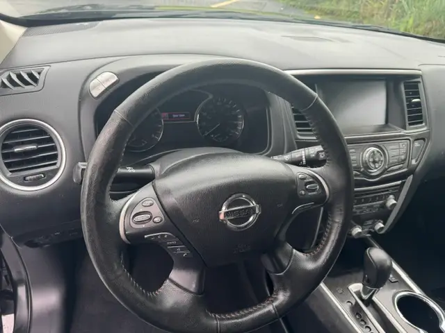 2020 Nissan Pathfinder SV