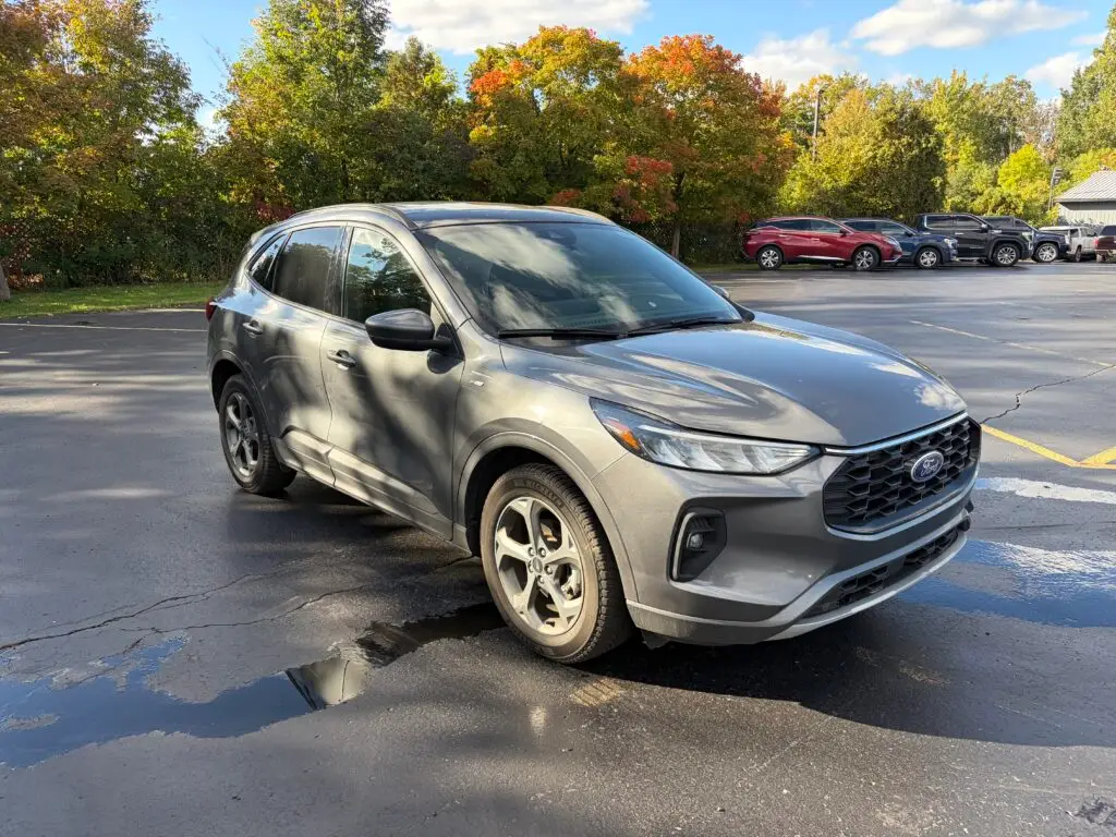 2023 Ford Escape ST-Line Select Hybrid