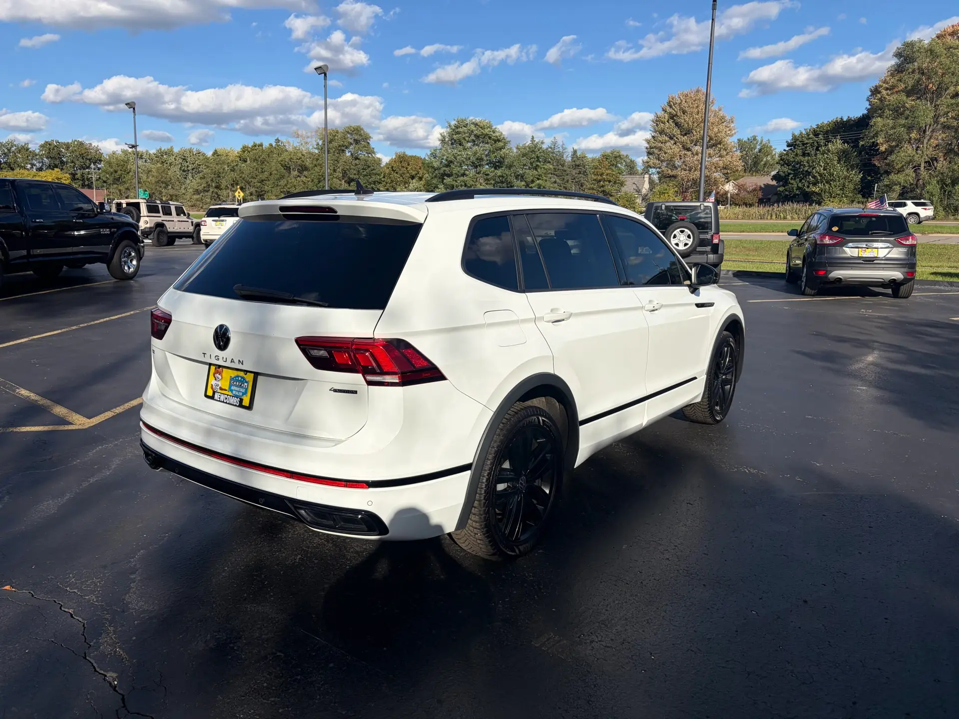2022 Volkswagen Tiguan SE R-Line Black