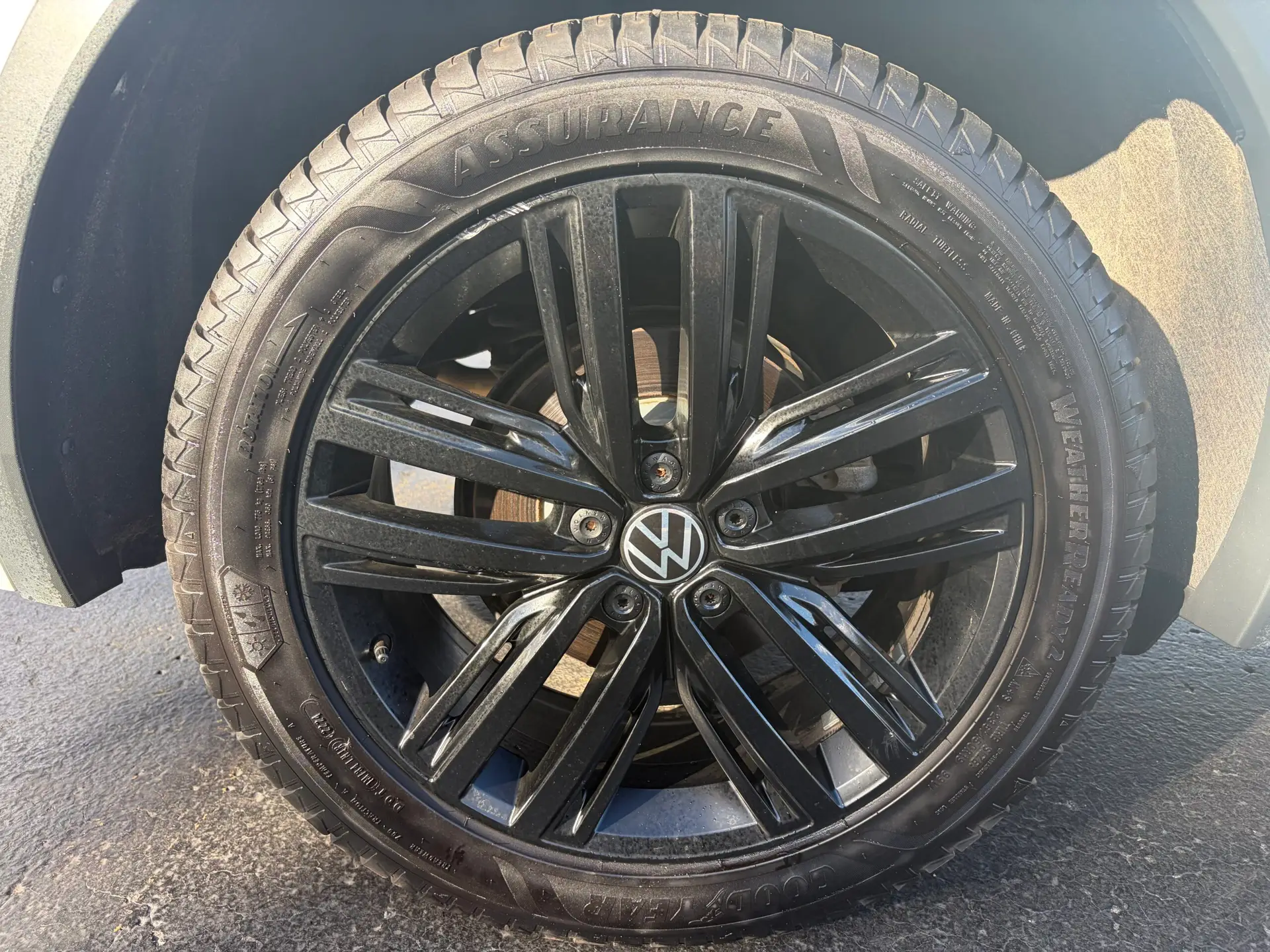 2022 Volkswagen Tiguan SE R-Line Black