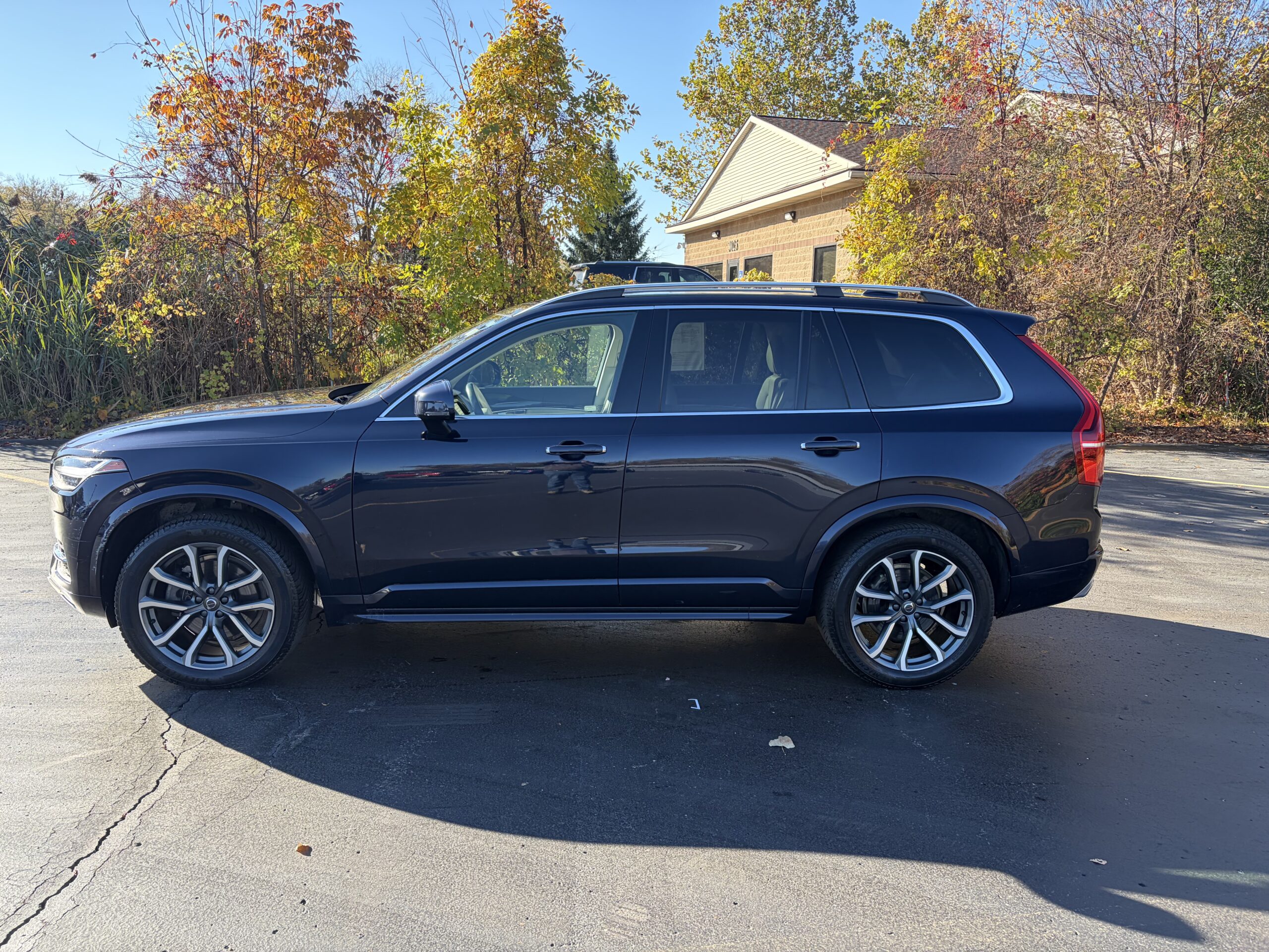 2019 Volvo XC90 T6 Momentum