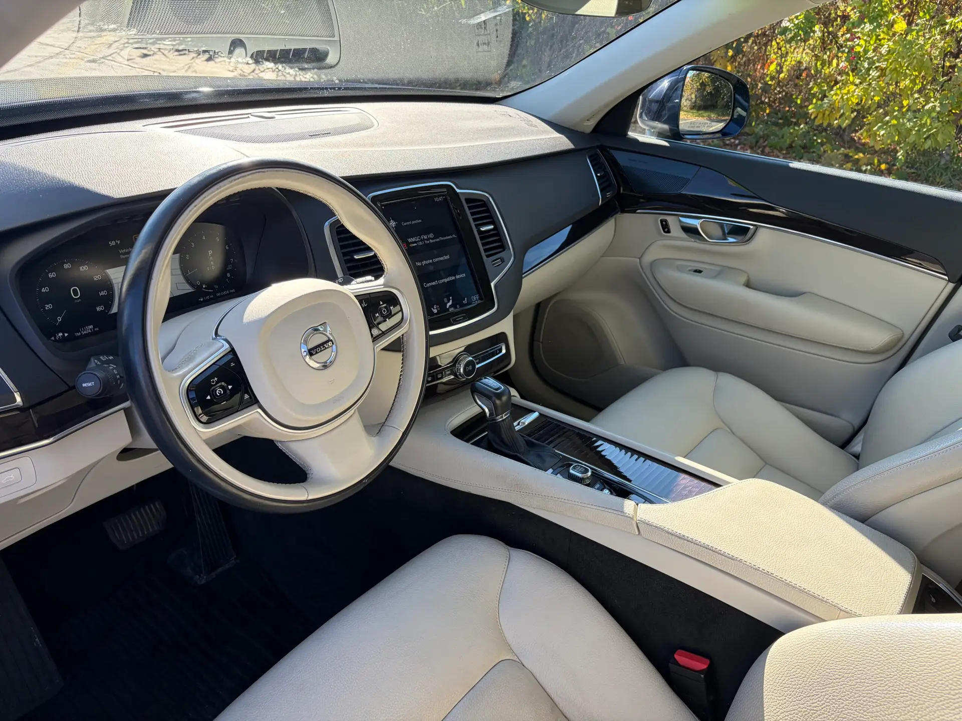 2019 Volvo XC90 T6 Momentum