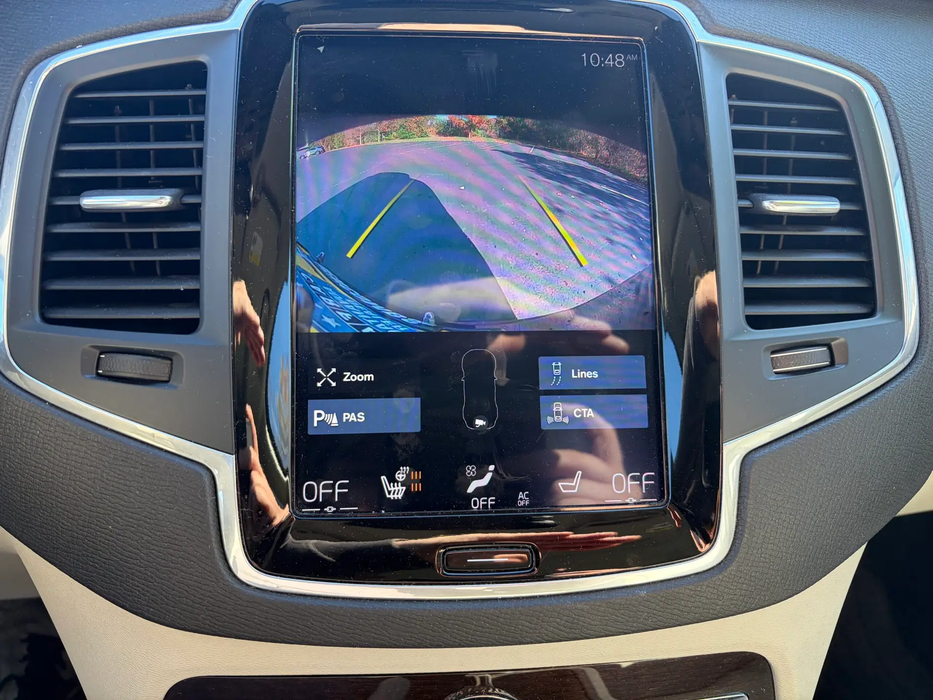 2019 Volvo XC90 T6 Momentum